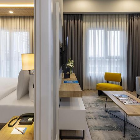 Days Inn & Suites By Wyndham Esenyurt อิสตันบูล ภายนอก รูปภาพ