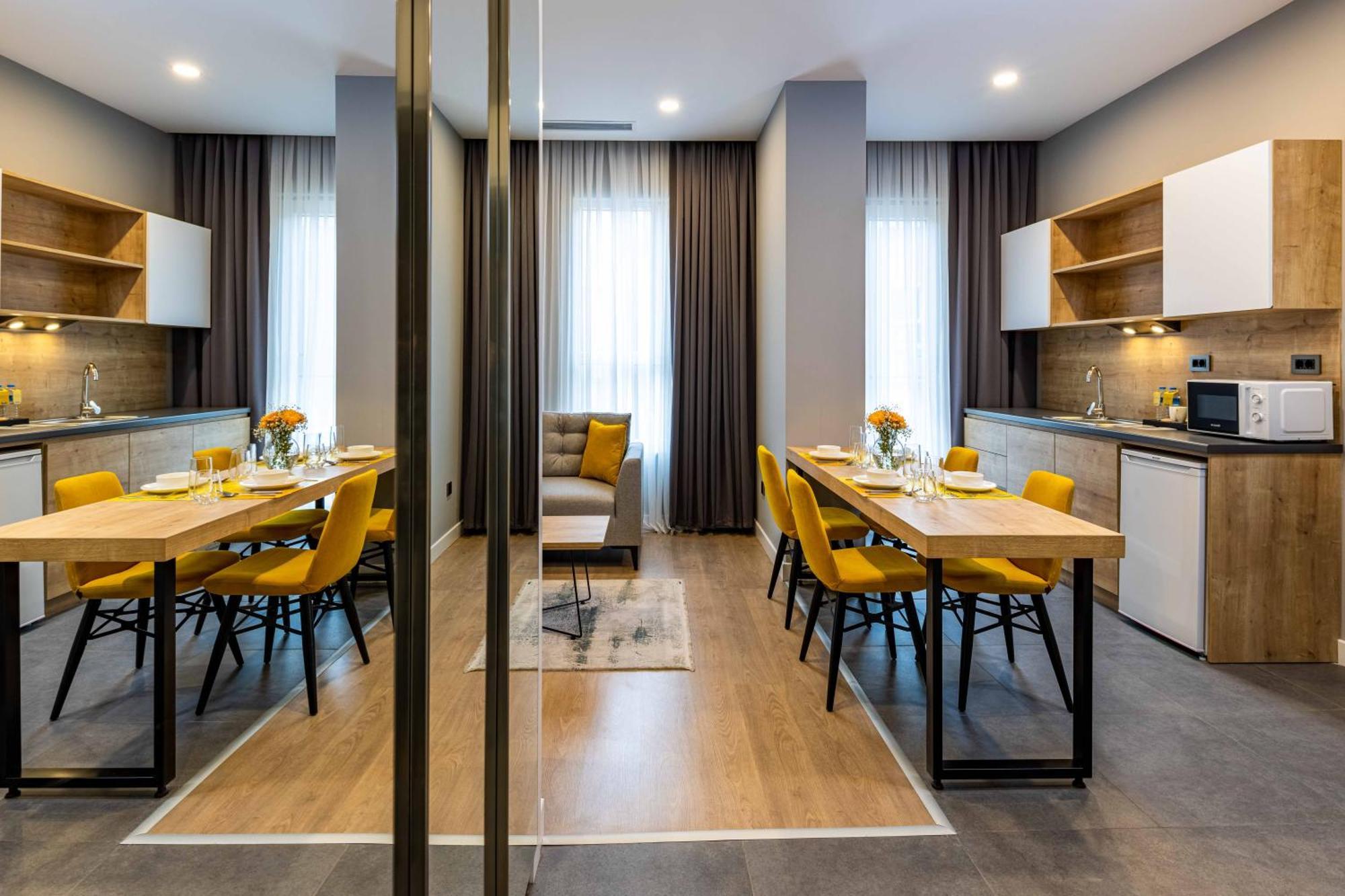 Days Inn & Suites By Wyndham Esenyurt อิสตันบูล ภายนอก รูปภาพ