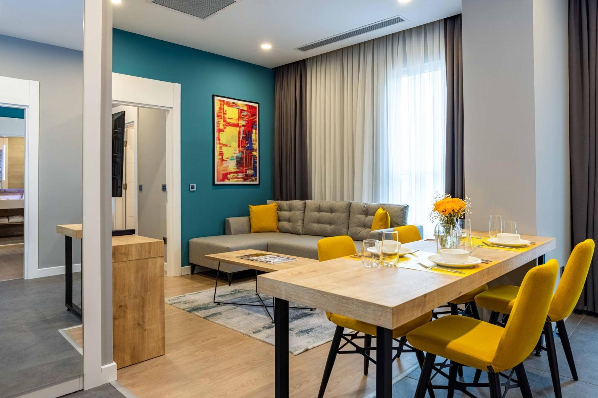 Days Inn & Suites By Wyndham Esenyurt อิสตันบูล ภายนอก รูปภาพ