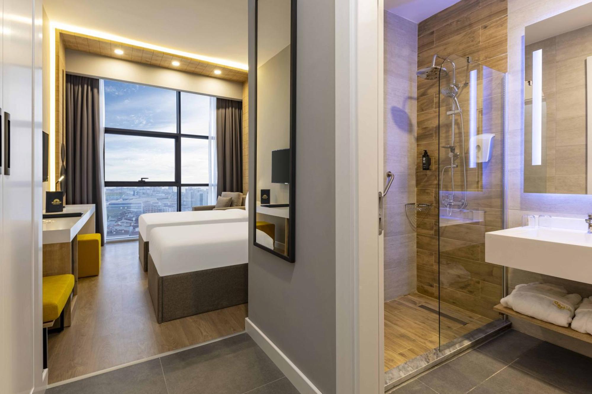 Days Inn & Suites By Wyndham Esenyurt อิสตันบูล ภายนอก รูปภาพ