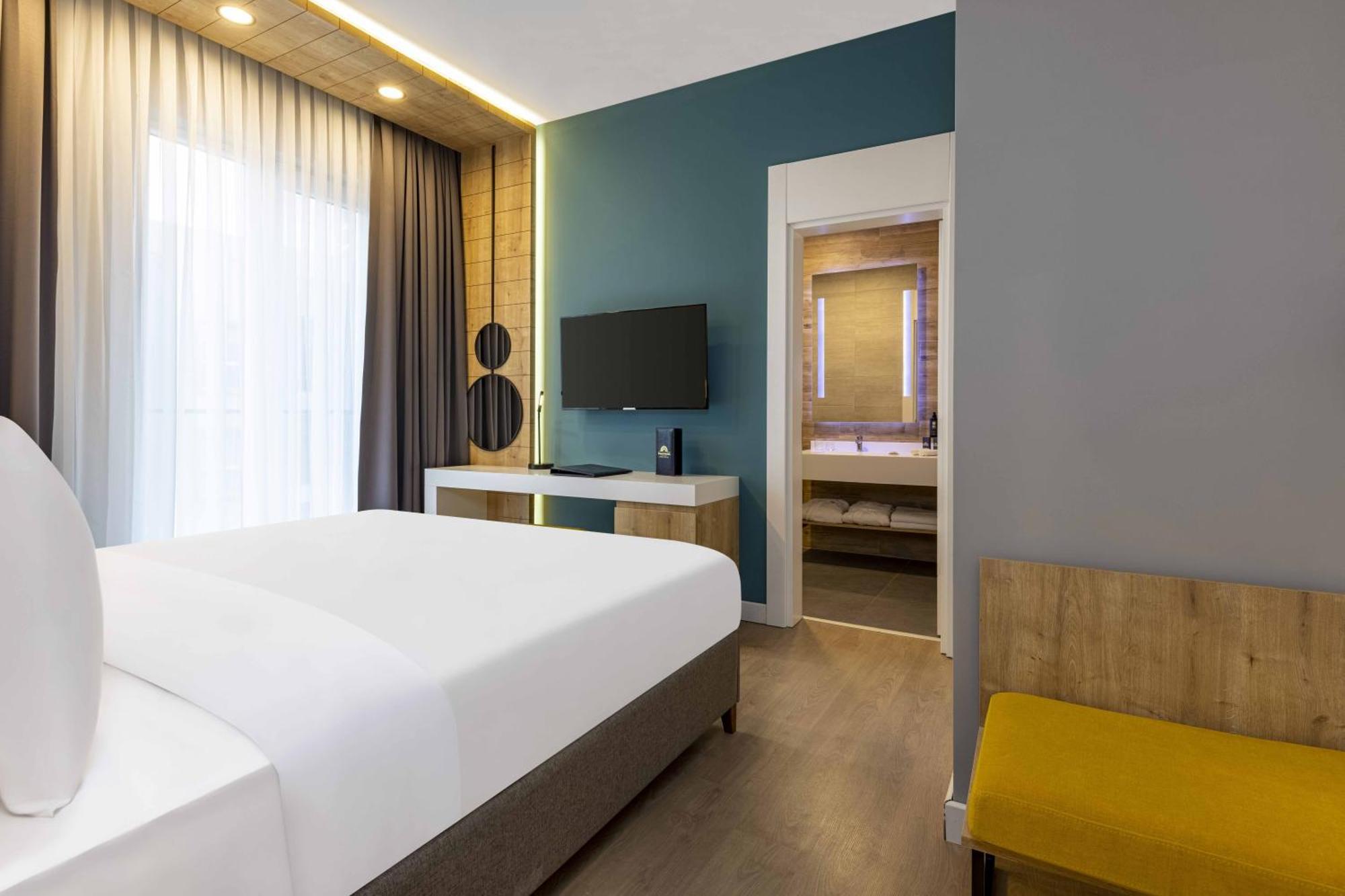 Days Inn & Suites By Wyndham Esenyurt อิสตันบูล ภายนอก รูปภาพ