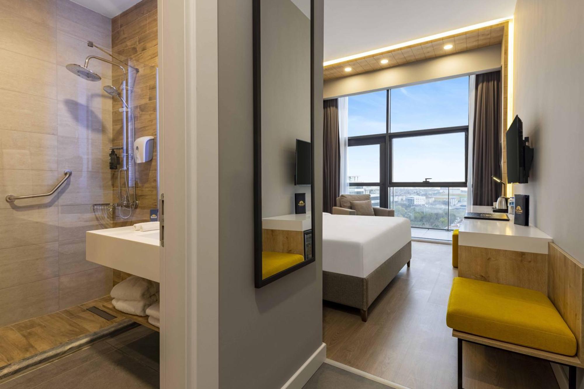Days Inn & Suites By Wyndham Esenyurt อิสตันบูล ภายนอก รูปภาพ