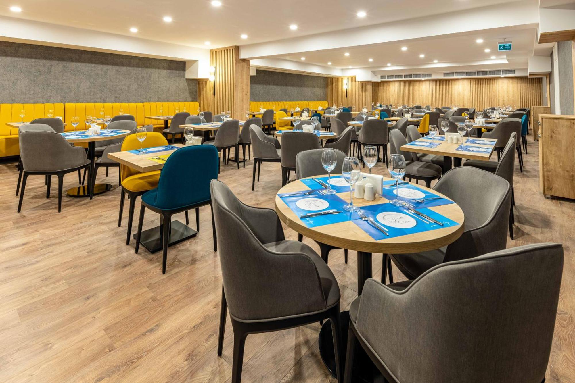 Days Inn & Suites By Wyndham Esenyurt อิสตันบูล ภายนอก รูปภาพ