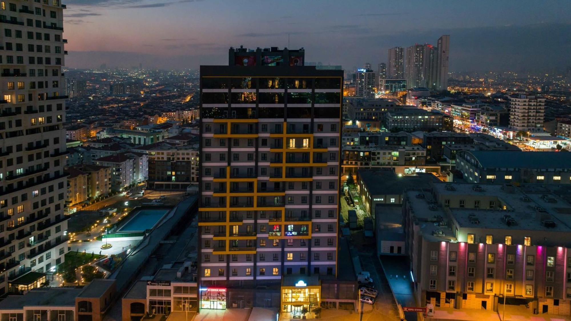 Days Inn & Suites By Wyndham Esenyurt อิสตันบูล ภายนอก รูปภาพ