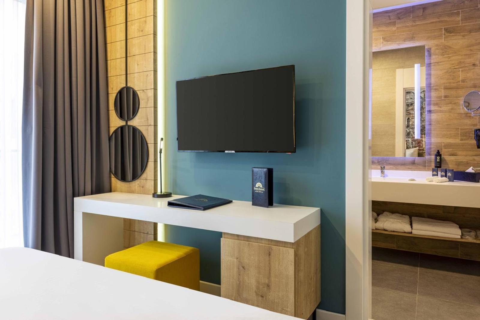 Days Inn & Suites By Wyndham Esenyurt อิสตันบูล ภายนอก รูปภาพ