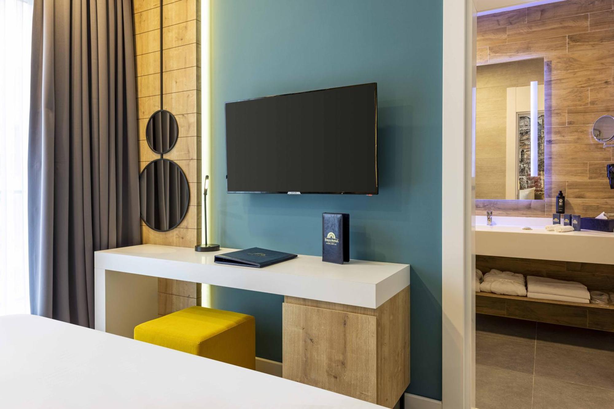 Days Inn & Suites By Wyndham Esenyurt อิสตันบูล ภายนอก รูปภาพ